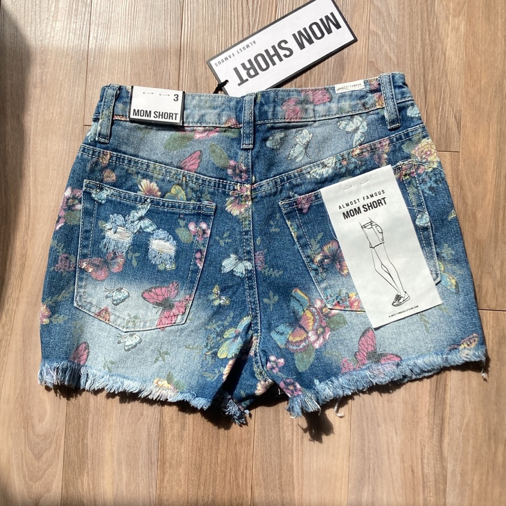 Almost Famous distressed Mom jean short raw hem butterfly floral size 3 - Picture 9 of 17